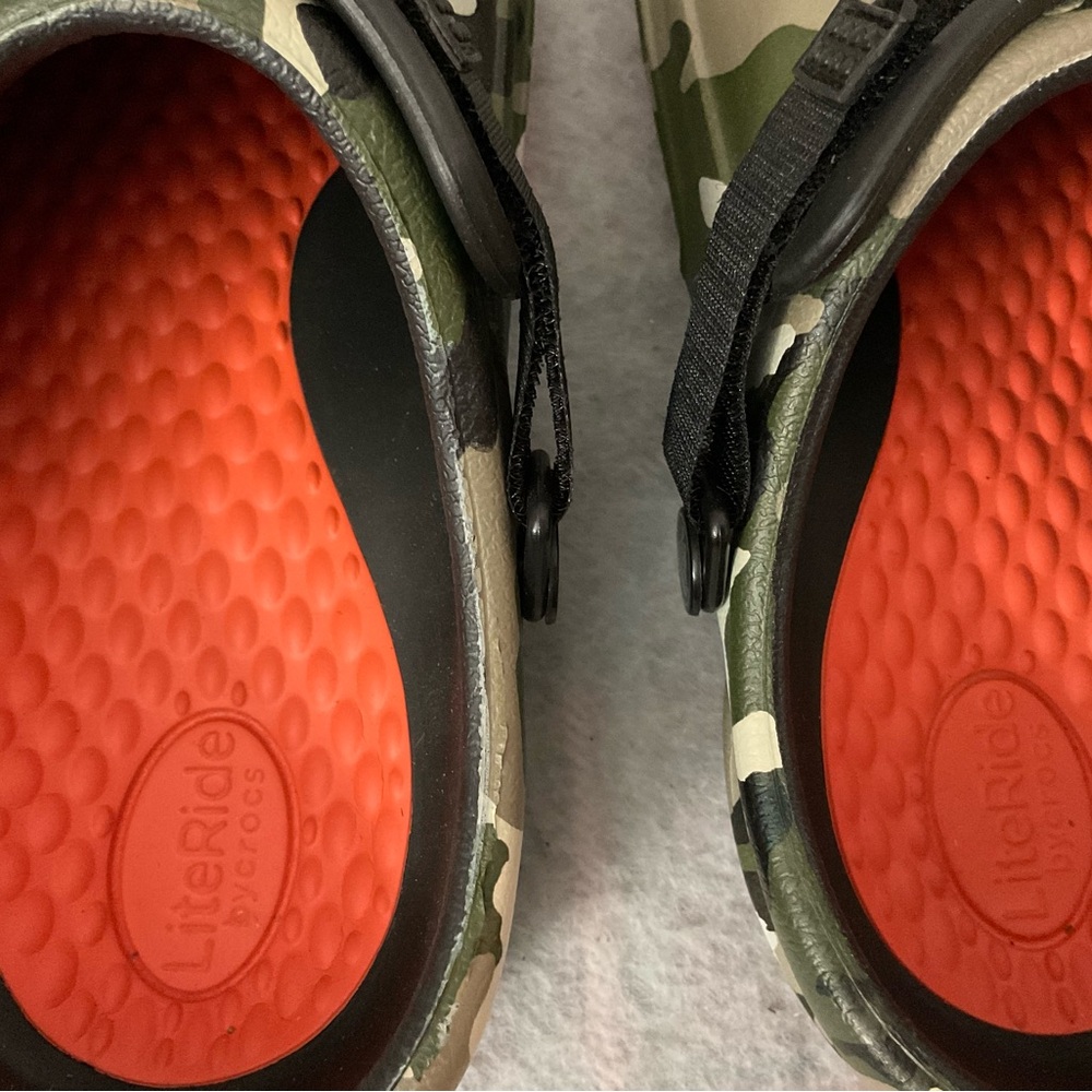 Crocs Camo Print Men’s 6M - Picture 5 of 8